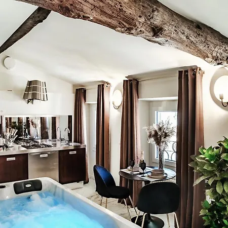 Sahara & Amazzonia Luxury Rooms- The House Of Travelers