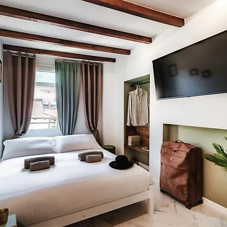 Апартаменты Sahara & Amazzonia Luxury Rooms- The House Of Travelers Комо