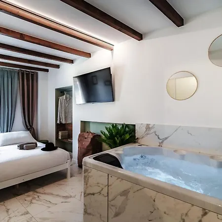 Sahara & Amazzonia Luxury Rooms- The House Of Travelers Комо