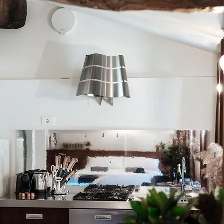 Апартаменты Sahara & Amazzonia Luxury Rooms- The House Of Travelers Комо