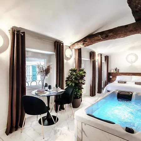 Sahara & Amazzonia Luxury Rooms- The House Of Travelers *